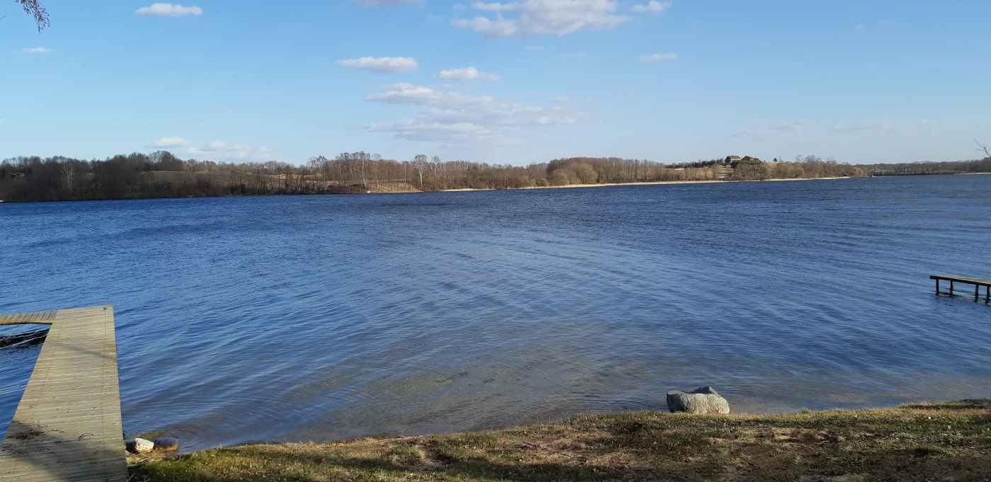Dar turime vietų poilsiui prie Galsto ežero biržely
